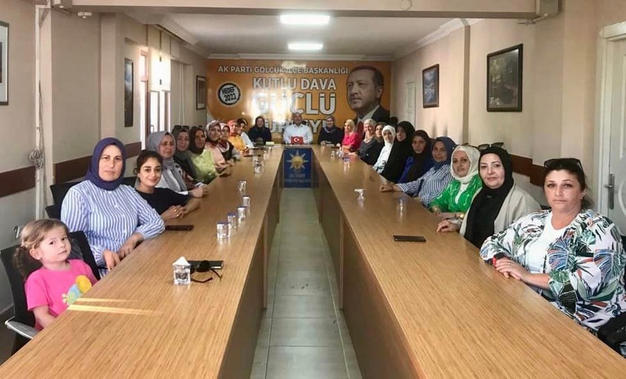 Seymen’den AK Kadınlara Teşekkür Plaketi