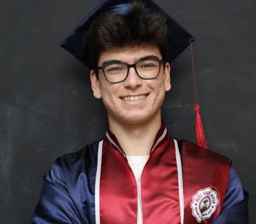 KOTO’nun öğrencisi Kobyaoğlu YKS’DE İLK 15 BİNE GİRDİ